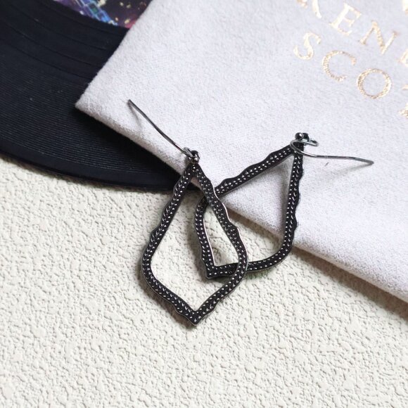 Kendra Scott Sophia Gunmetal Drop Earrings NEW - Picture 2 of 2